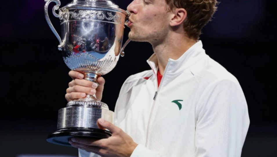 Zverev lần đầu kết thúc năm ở ngôi số 1 ATP: Cột mốc người Đức và cái bẫy điểm số 2027