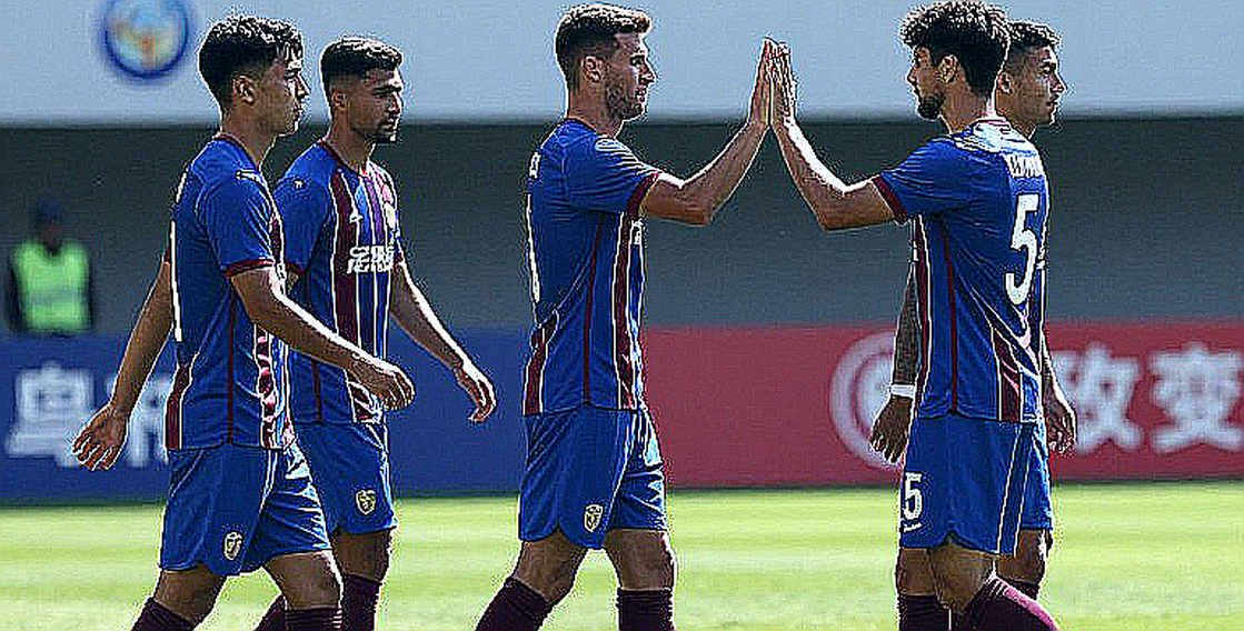 Twelve Minutes in Đồng Nai: When the Back Line Stepped Up, Nam Định Stopped Missing