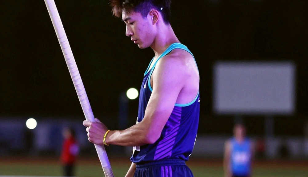 2:47:52 ở Hà Nội: sáu phút bị cắt, hai mươi phút còn cách