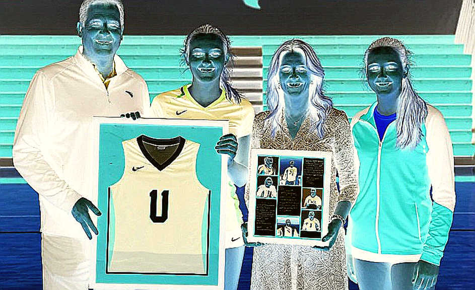 Ba mươi năm MOP bóng chuyền nữ NCAA: Khi libero được xướng tên và Walsh – May mở cánh cửa bãi biển Ba mươi năm MOP bóng chuyền nữ NCAA: Khi libero được xướng tên và Walsh – May mở cánh cửa bãi biển