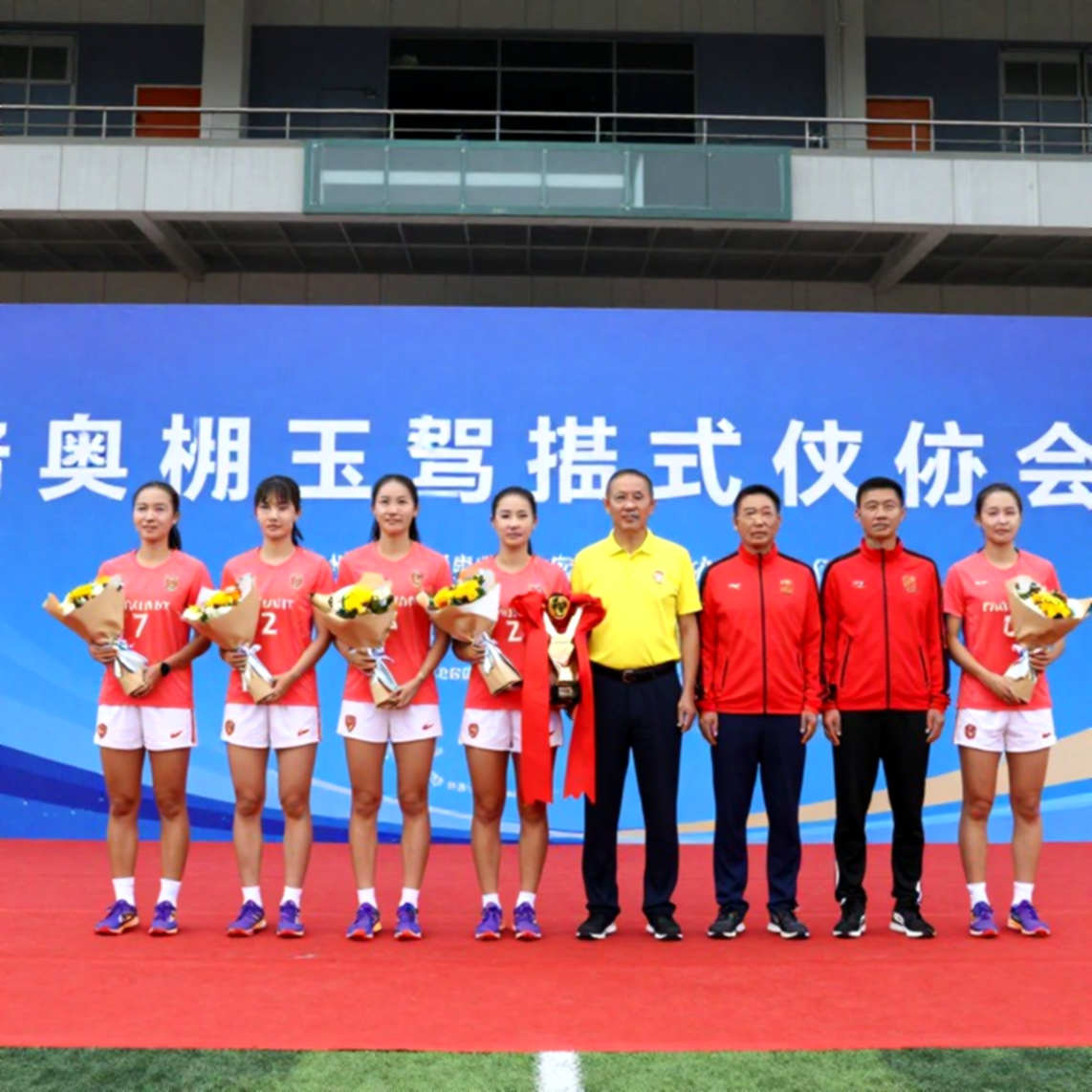 Băng đội trưởng của Nguyễn Xuân Son và điều truyền thông khu vực đọc lệch