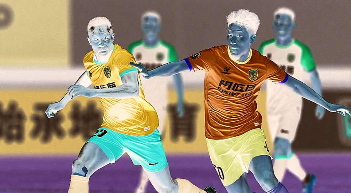 Bạo lực sân cỏ tái diễn ở V-League: VFF, VPF siết kỷ cương, trọng tài Lê Vũ Linh đối mặt án treo còi Bạo lực sân cỏ tái diễn ở V-League: VFF, VPF siết kỷ cương, trọng tài Lê Vũ Linh đối mặt án treo còi