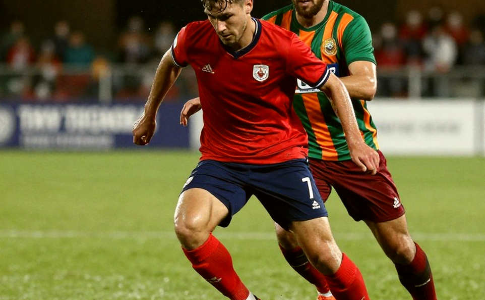 Xuan Son and the captain's armband: a personnel decision and Vietnam's leadership gap Xuan Son and the captain's armband: a personnel decision and Vietnam's leadership gap