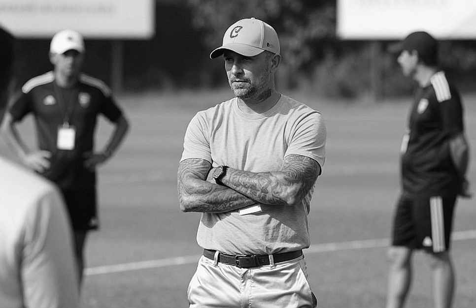 Xuan Son and the captain's armband: a personnel decision and Vietnam's leadership gap Xuan Son and the captain's armband: a personnel decision and Vietnam's leadership gap