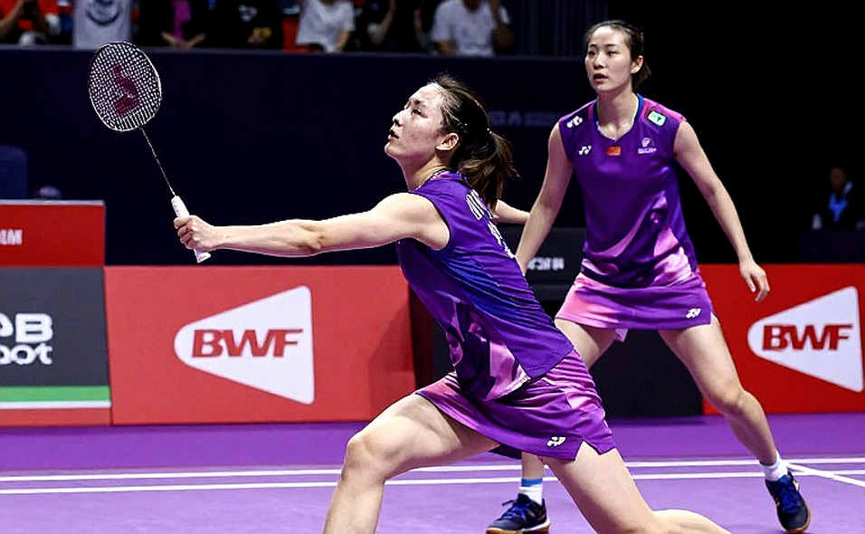 Sindhu hạ Akechi sau 1 giờ 13 phút: sáu điểm sạch làm nên suất chung kết French Open 2026
