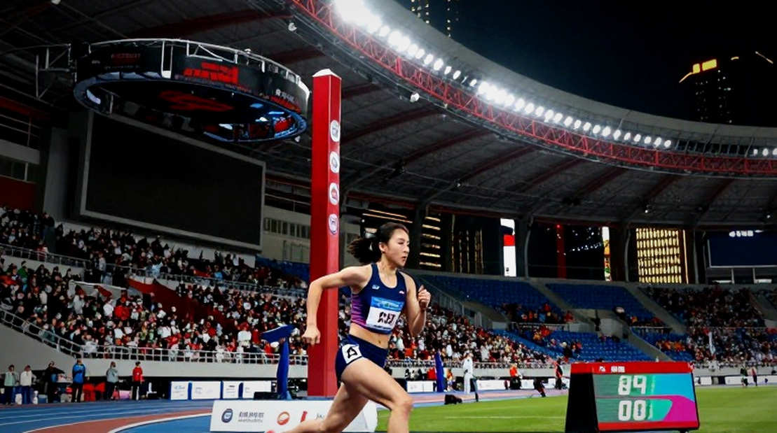 Amy Hunt chạm đỉnh phong độ với 22.16s tại chung kết Diamond League, chuẩn bị đối đầu Sha'Carri Richardson ở cự ly 100m