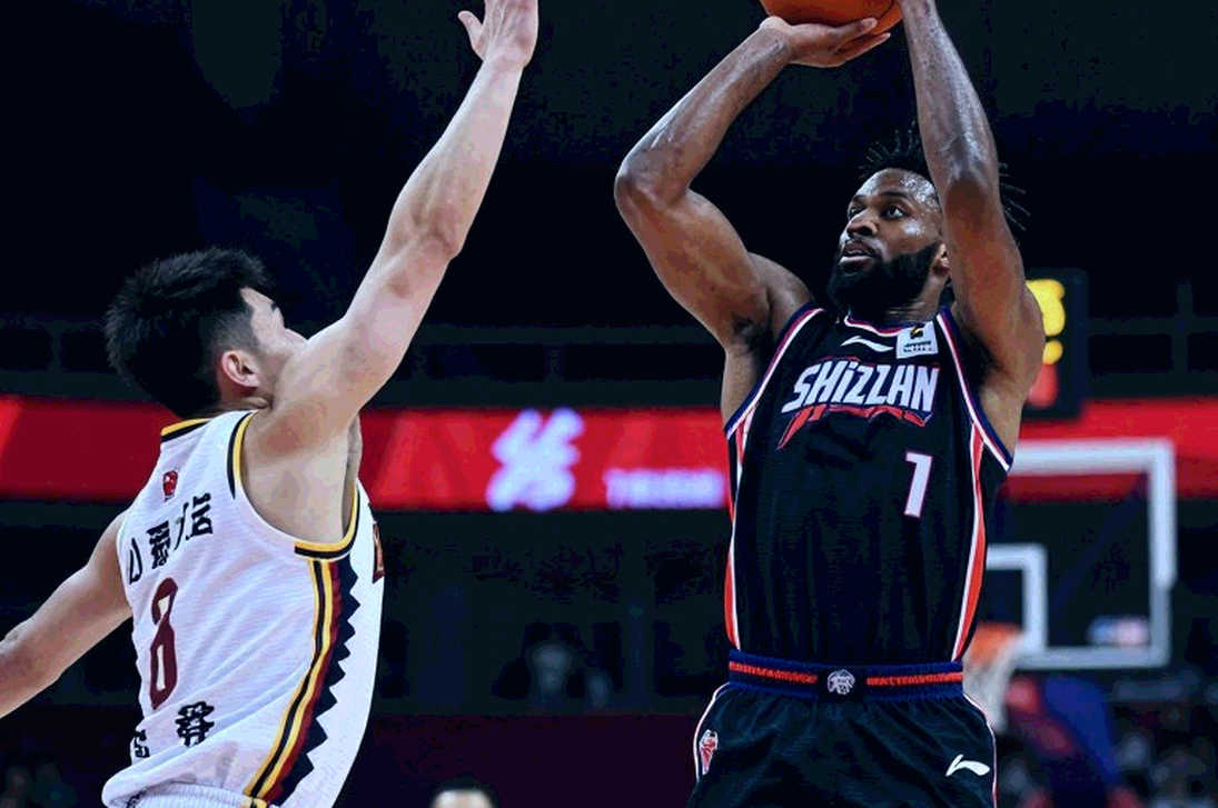 Beşiktaş và lời hứa của Dusan Alimpijevic: nhận hết tiếng la ó để mở cửa EuroLeague