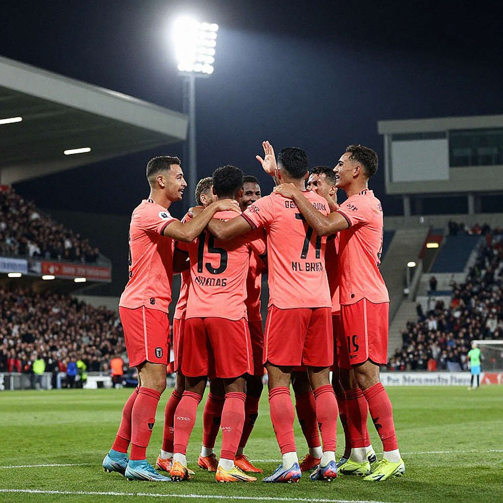 Khi tín hiệu lặng tiếng: mùa chuyển nhượng V.League 1 và khoảng trống dữ liệu của bóng đá Việt Nam