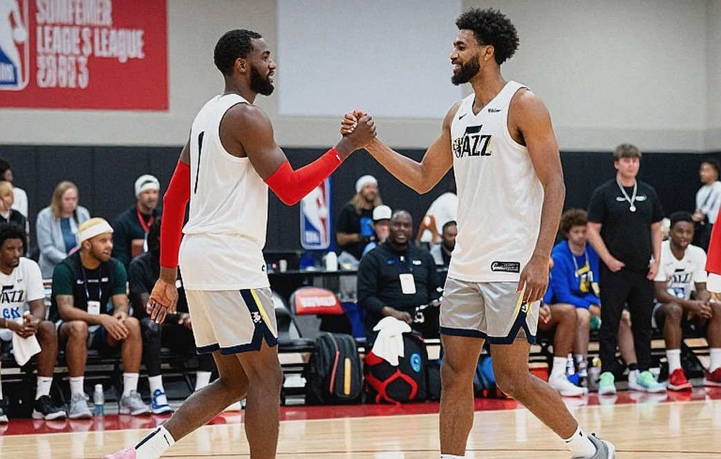 Trực thăng, Camden và cuộc chia đôi danh tính: LeBron James ra mắt 76ers trong một trận đấu không nói lên điều gì
